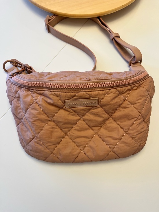 Poppy & Peonies Handbags - SOLD - Poppy & Peonies Quilted Sidekick in Blush